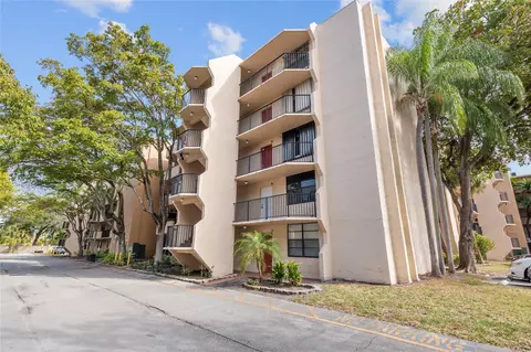 3550 Blue Lake Dr #105, Pompano Beach, FL 33064