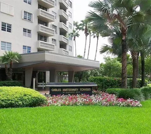 90 Edgewater Dr #1218, Coral Gables, FL 33133