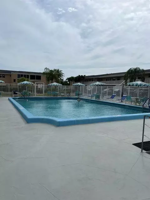 2191 NE 1st Ct #202, Boynton Beach, FL 33435