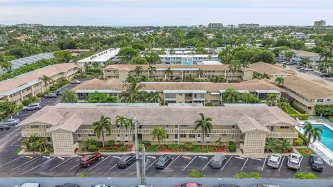 2111 NE 42nd #201W, Lighthouse Point, FL 33064