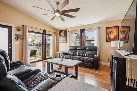 1237 NW 123rd Ter, Pembroke Pines, FL 33026