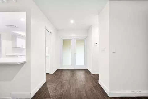 19915 NE 10th Place Way, Miami, FL 33179
