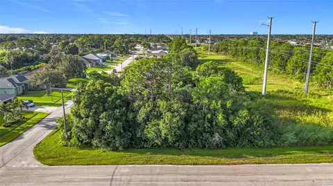 2192 SW Del Rio Blvd, Port St Lucie, FL 34953