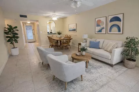 9261 Sunrise Lakes Blvd #212, Sunrise, FL 33322