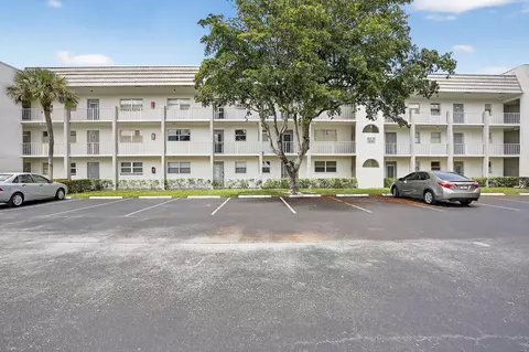 8100 Sunrise Lakes Blvd #303, Sunrise, FL 33322