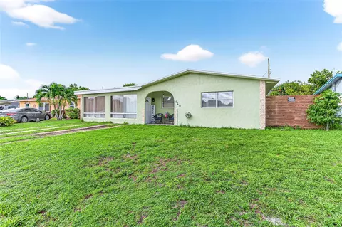 640 SW 28th Way, Fort Lauderdale, FL 33312