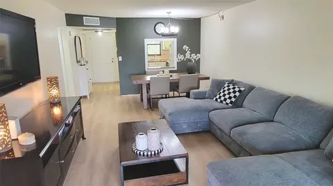 9355 SW 8th St #310, Boca Raton, FL 33428