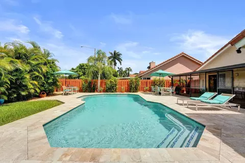 1541 W Oak Knl, Davie, FL 33324