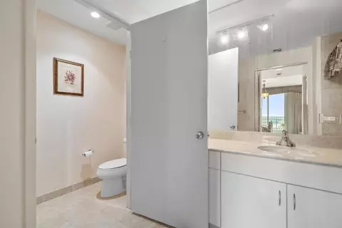 Bath - 801 Brickell Key Blvd #2903, Miami, FL 33131 photo 3 of 6