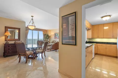 Entry Way - 801 Brickell Key Blvd #2903, Miami, FL 33131 photo 1 of 3