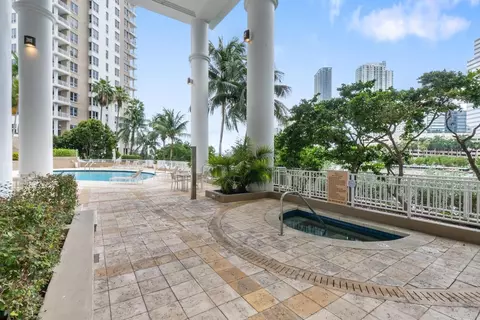 Exterior - 801 Brickell Key Blvd #2903, Miami, FL 33131 photo 6 of 6