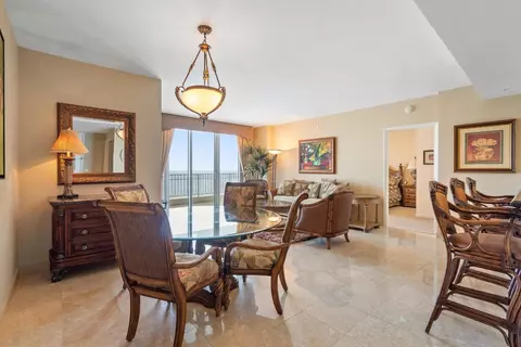Dining - 801 Brickell Key Blvd #2903, Miami, FL 33131 photo 2 of 2