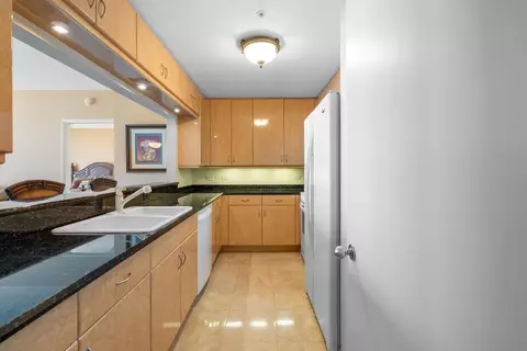 Kitchen - 801 Brickell Key Blvd #2903, Miami, FL 33131 photo 1 of 4