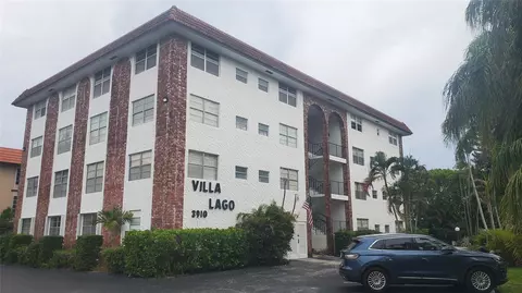 3910 Crystal Lake Dr #403, Pompano Beach, FL 33064
