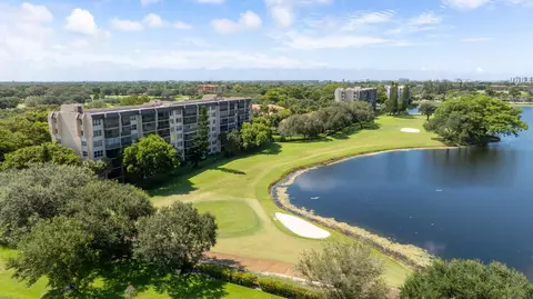 3300 W Rolling Hls #704, Davie, FL 33328