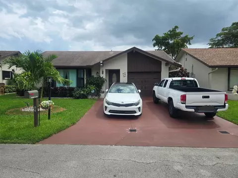 2098 SW 17th Dr, Deerfield Beach, FL 33442