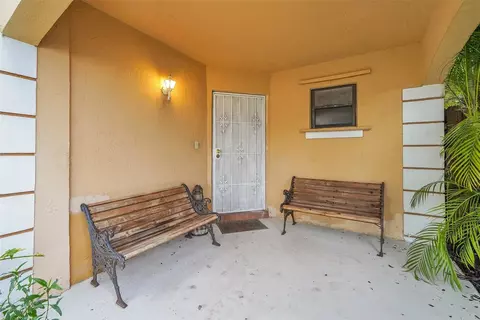 14980 Durham, Davie, FL 33331