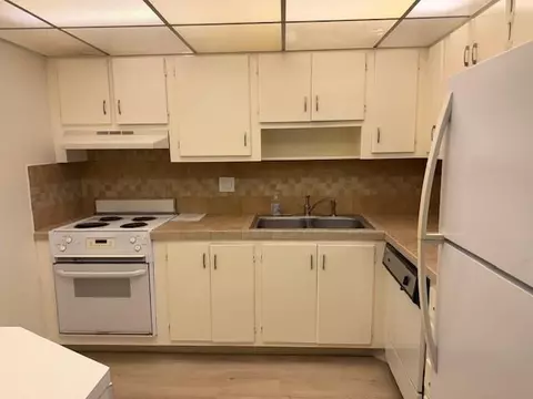 2320 S Cypress Bend Dr #201, Pompano Beach, FL 33069