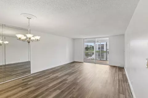 1024 SE 4th Ave #204, Dania Beach, FL 33004