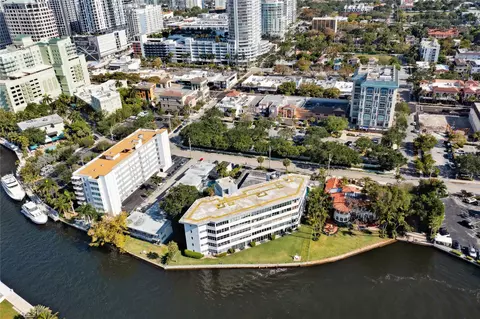 818 SE 4th St #201, Fort Lauderdale, FL 33301