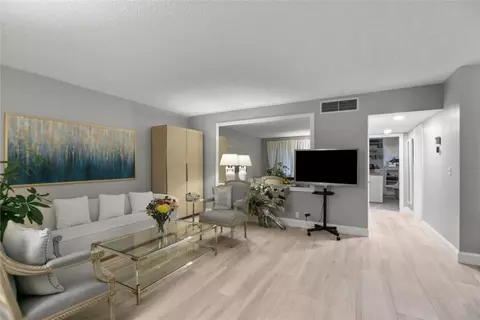 2141 NE 68th #107, Fort Lauderdale, FL 33308