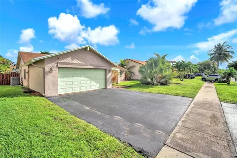 8621 NW 46th, Lauderhill, FL 33351
