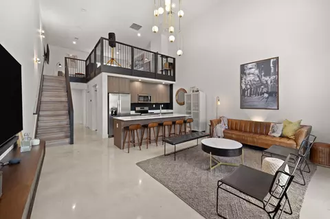 410 NE 36th #10, Oakland Park, FL 33334