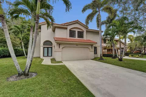 10541 NW 17th St, Plantation, FL 33322