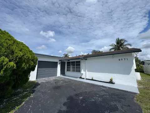 8971 NW 8th, Pembroke Pines, FL 33024
