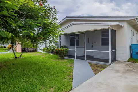 132 SE 4th Ave, Boynton Beach, FL 33435