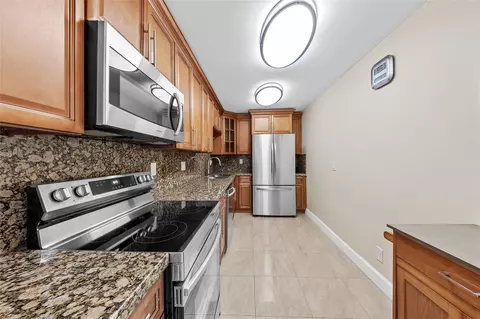 1849 S Ocean Dr #711, Hallandale Beach, FL 33009