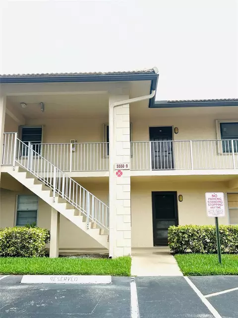 5550 Lakeside Dr #203, Margate, FL 33063