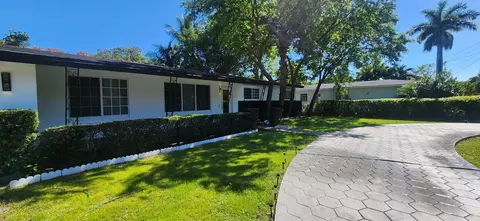 14715 N Spur Dr, Miami, FL 33161