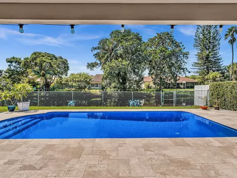 10660 NW 21st Ct, Sunrise, FL 33322