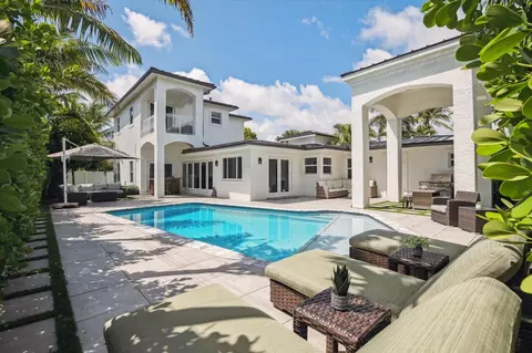 2516 NE 26th Ave, Fort Lauderdale, FL 33305
