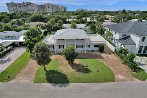 6 Tahoe, Sea Ranch Lakes, FL 33308