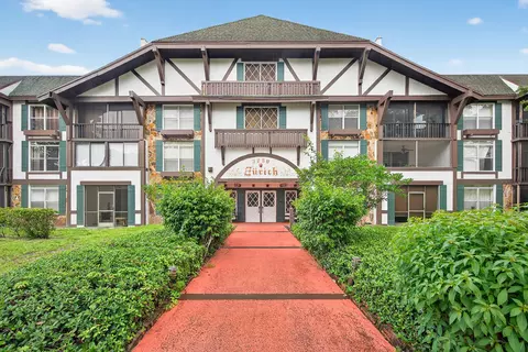 3750 Inverrary Dr #2V, Lauderhill, FL 33319