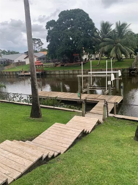 158 NE Twylite, Port Saint Lucie, FL 34983