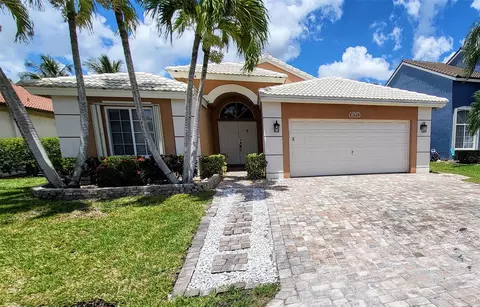 4797 NW 7th Pl, Deerfield Beach, FL 33442