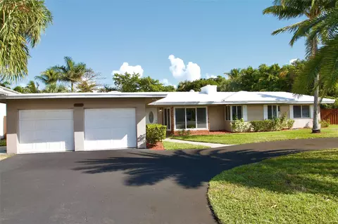 2780 NE 22nd Ave, Lighthouse Point, FL 33064