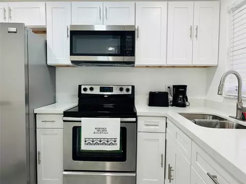 2871 E Sunrise Lakes Dr #101, Sunrise, FL 33322