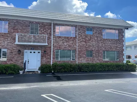 310 S Cypress Rd #702, Pompano Beach, FL 33060