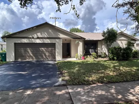 11641 SW 50th St, Cooper City, FL 33330