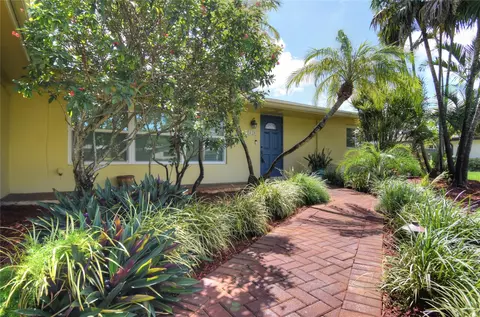 820 Alamanda Ct, Plantation, FL 33317