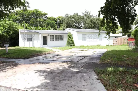 3075 NW 68th St, Miami, FL 33147