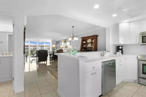 Kitchen - 2525 Florida Blvd #431, Delray Beach, FL 33483 photo 1 of 3