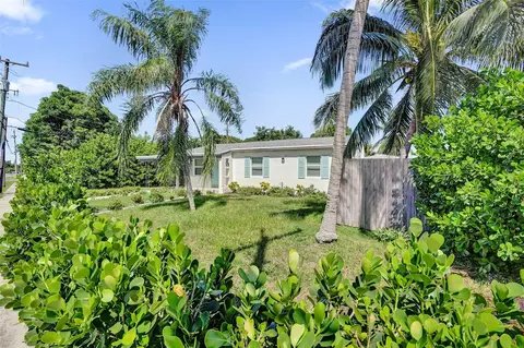 1222 S 14th Ct S, Lake Worth Beach, FL 33460