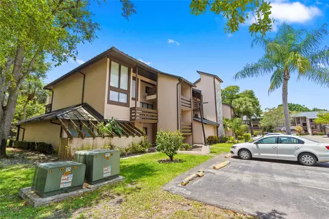 120 SW 96th Ter #103, Plantation, FL 33324