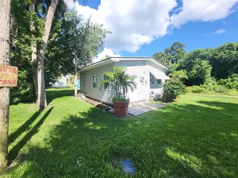 Exterior - 1048 Arvin Ln, Moore Haven, FL 33471 photo 4 of 8