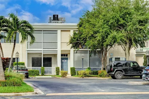 140 Cypress Club Dr #414, Pompano Beach, FL 33060